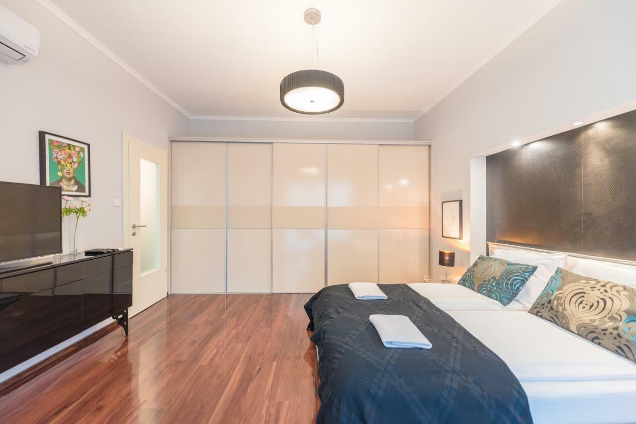 Oasis Apartments - Liberty Bridge บูดาเปสต์ ภายนอก รูปภาพ